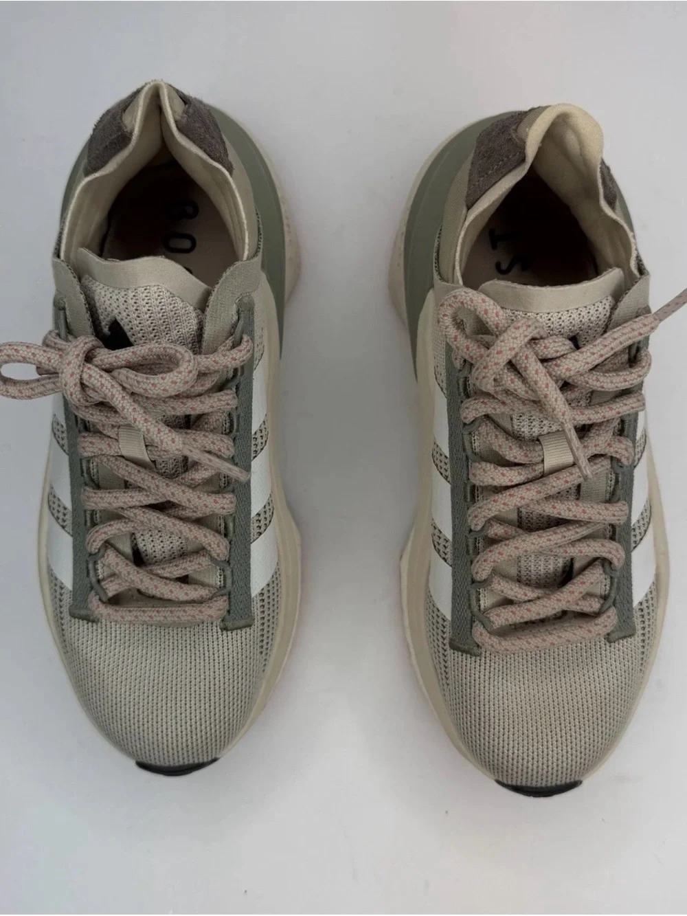 Adidas Avryn_X Women’s Size 5 Sneakers Running Shoes Putty Gray/Silver Pebble